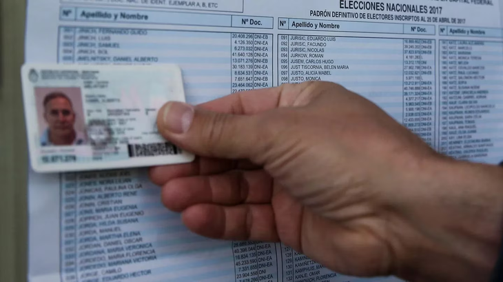 Si a un individuo que figura en el padrón electoral le sustrajeron su DNI previo a las PASO tendrá que hacer un trámite obligatorio que justifique su ausencia en los comicios.
