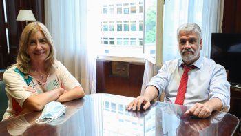 Robero Feletti junto a Liliana Schwindt.