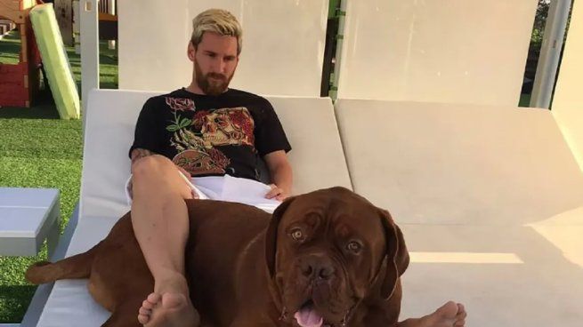Lionel Messi junto a Hulk en Barcelona.&nbsp;