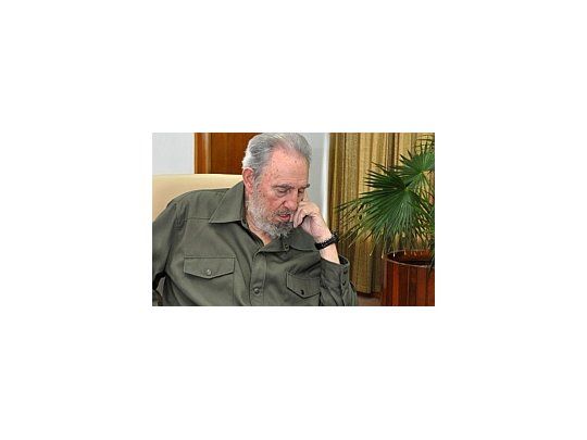 El ex presidente cubano, Fidel Castro, calificó a Nicolas Sarkozy de loco
