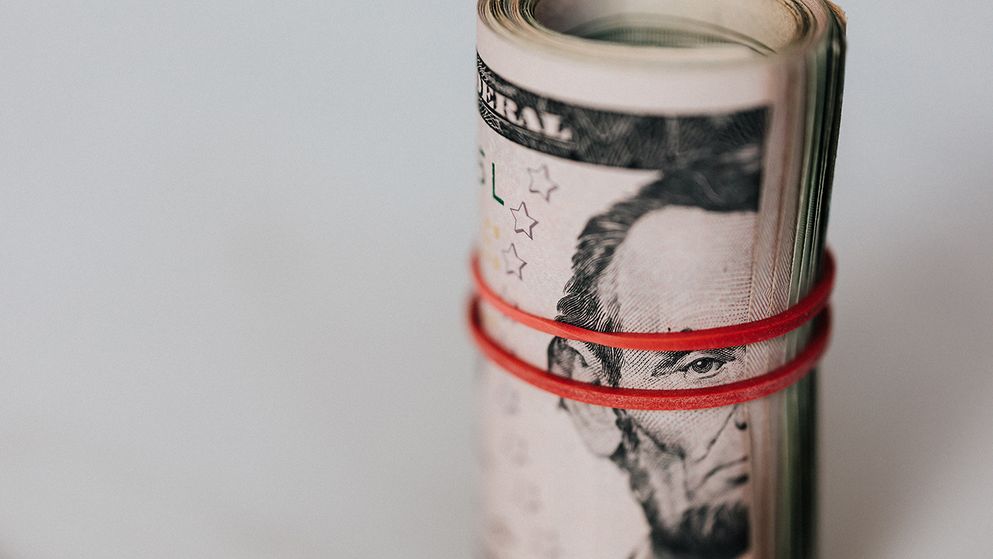 El dólar en Uruguay volvió a caer y se acerca nuevamente a la franja de los 38 pesos.