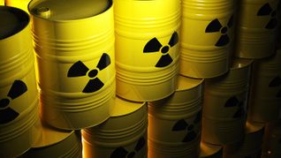 Estados Unidos negocia reutilizar plutonio militar como combustible para reactores nucleares avanzados impulsados por la demanda energética de la inteligencia artificial. Estados Unidos negocia reutilizar plutonio militar como combustible para reactores nucleares avanzados impulsados por la demanda energética de la inteligencia artificial.