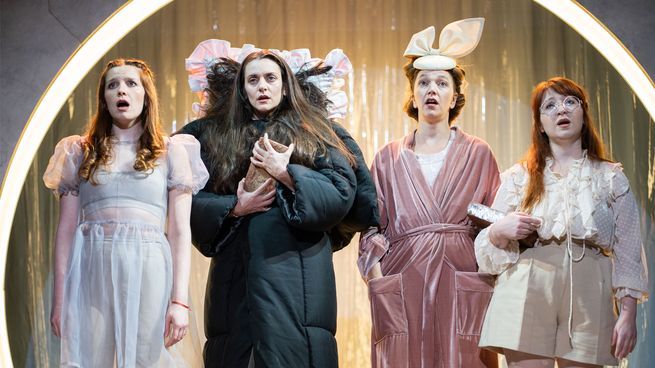 Josefina Botto, Jennifer Moule, Bárbara Goldschstein y Emilia Rodríguez Miñó enSecretos de un vínculo. 