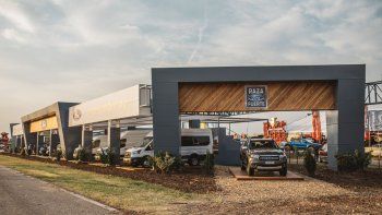 ford llevo a sus clientes toda la raza fuerte y las nuevas suvs a expoagro