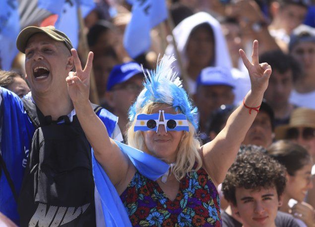 plaza de mayo.jpg