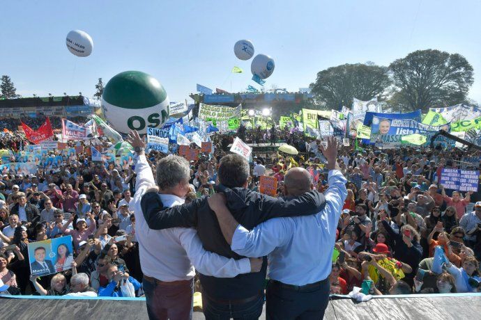 La fórmula presidencial de Unión por la Patria junto al gobernador Juan Manzur.