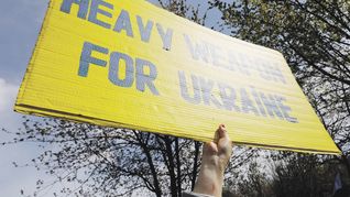CLAMOR. Las manifestaciones a favor de Ucrania se repiten en las principales capitales europeas. Crece la idea de que ese país podría resistir la guerra con Rusia si recibe la asistencia adecuada de Occidente.