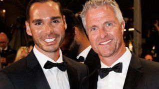 Ralf Schumacher anunció su casamiento con Étienne Bousquet-Cassagne. Ralf Schumacher anunció su casamiento con Étienne Bousquet-Cassagne.