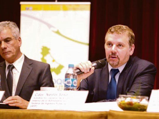 Sobreseído. Néstor Sosa fue sobreseído por María Servini en la causa que investiga las irregularidades de la AFIP en el caso Oil, pero el fiscal Guillermo Marijuan y la querella apelaron a Cámara . No está firme situación.&nbsp;