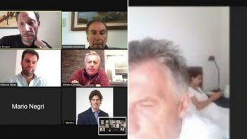 macri participo desde la cama y en pijama de una cumbre por zoom de juntos por el cambio