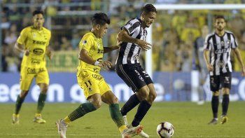solo piensa en la superliga: defensa fue una sombra y quedo eliminado