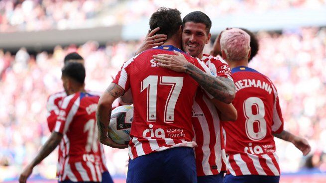 Tomá y hacelo. Rodrigo De Paul dio dos asistencias en el triunfo de Atlético de Madrid que lo dejó escolta en LaLiga.