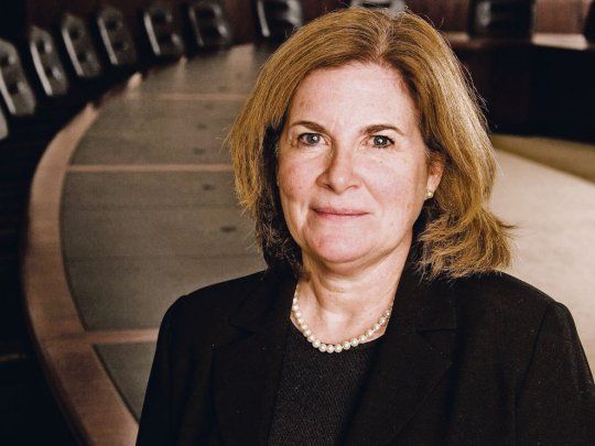 cambio. Esther George, de la Fed de Kansas City, de halcón a paloma.