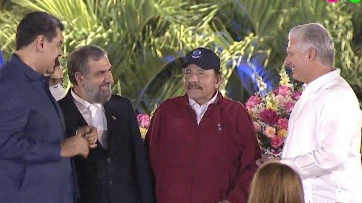 Nicolás Maduro, Mohsen Rezai, Daniel Ortega y Miguel Díaz Canel, durante la toma de posesión en Nicaragua.