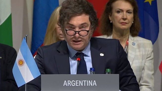 Javier Milei negó la salida de Diana Mondino del Gabinete.