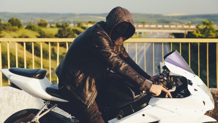Una de las mayores desventajas de andar en moto es el frío, por eso es importante saber cómo protegerse. Una de las mayores desventajas de andar en moto es el frío, por eso es importante saber cómo protegerse.