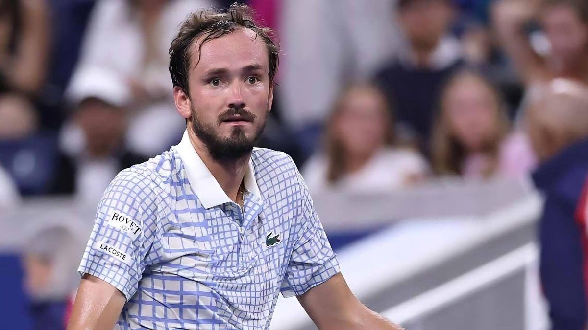 Daniil Medvedev’s fury episode at the US Open: a crossing with the chair judge for a cameraman and a broken racket