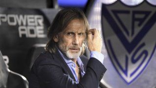 gareca hablo de la crisis en velez: quiero quedarme a pelearla