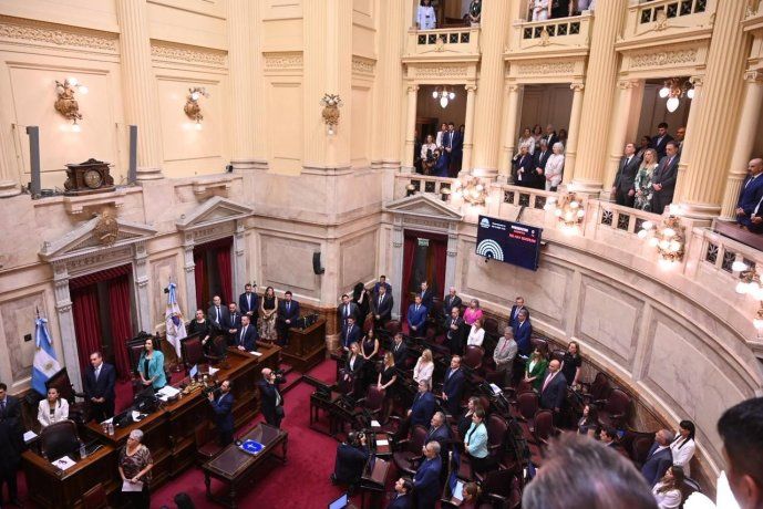 Sesión de jura de los nuevos senadores. Sesión de jura de los nuevos senadores.