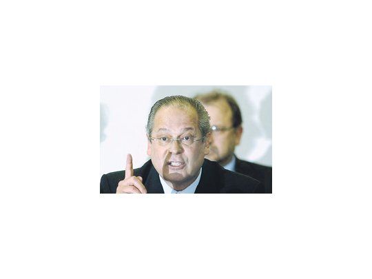El exjefe de la Casa Civil, José Dirceu, negó ayer los cargos en su contra, proclamó su inocencia y afirmó que su sentencia afecta el Estado democrático de derecho. «Nunca formé parte ni fui jefe de una gavilla», subrayó.