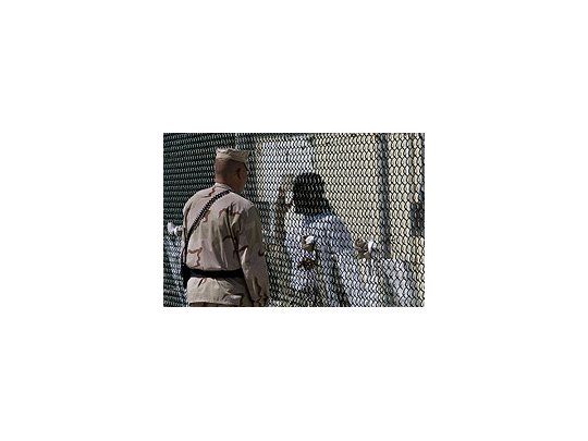 Revés para Bush: Corte Suprema de EEUU volverá a examinar situación de presos en Guantánamo
