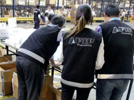 agentes-afip-aduana.webp