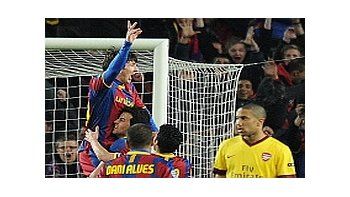 Messi repitió. Como la última vez en Camp Nou le dio con sus goles la clasificación al Barcelona.