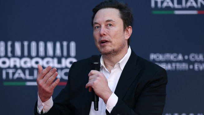 Elon Musk busca volver a recibir pagos multimillonarios.