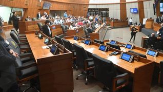 Paraguay insólito: diputados se quejan por madrugar para sesionar y por sus sueldos