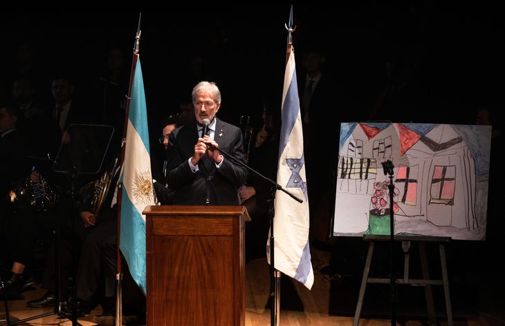 El presidente de la DAIA, Jorge Knoblovits, recordó que "la Shoá no es un tema judío". El presidente de la DAIA, Jorge Knoblovits, recordó que "la Shoá no es un tema judío".