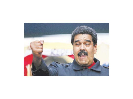De acuerdo con los sondeos, el oficialismo liderado por Nicolás Maduro perdería la mayoría en la Asamblea Nacional (Congreso unicameral) por primera vez desde que Hugo Chávez consiguió el poder, en 1999.