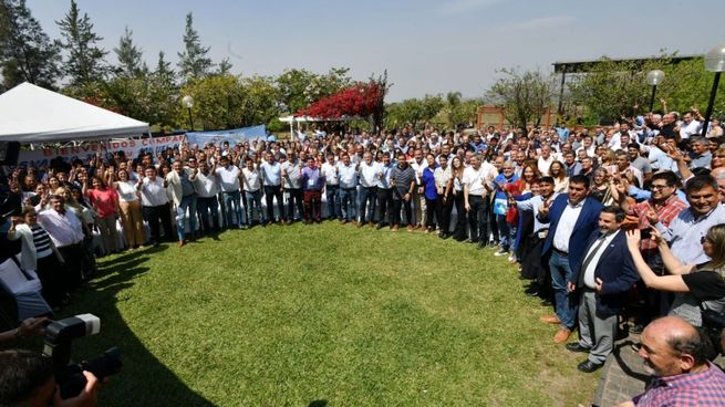 Dirigentes peronistas de Tucumán se reunieron en respaldo al gobernador Jaldo.