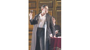ámbito.com | Erwin Schrott descuella como Don Giovanni en medio de un elenco vocal irregular, y una puesta en escena más bien anodina.