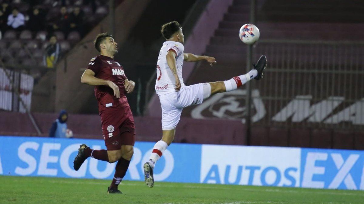 Huracán se lo dio vuelta a un Lanús plagado de juveniles y es escolta