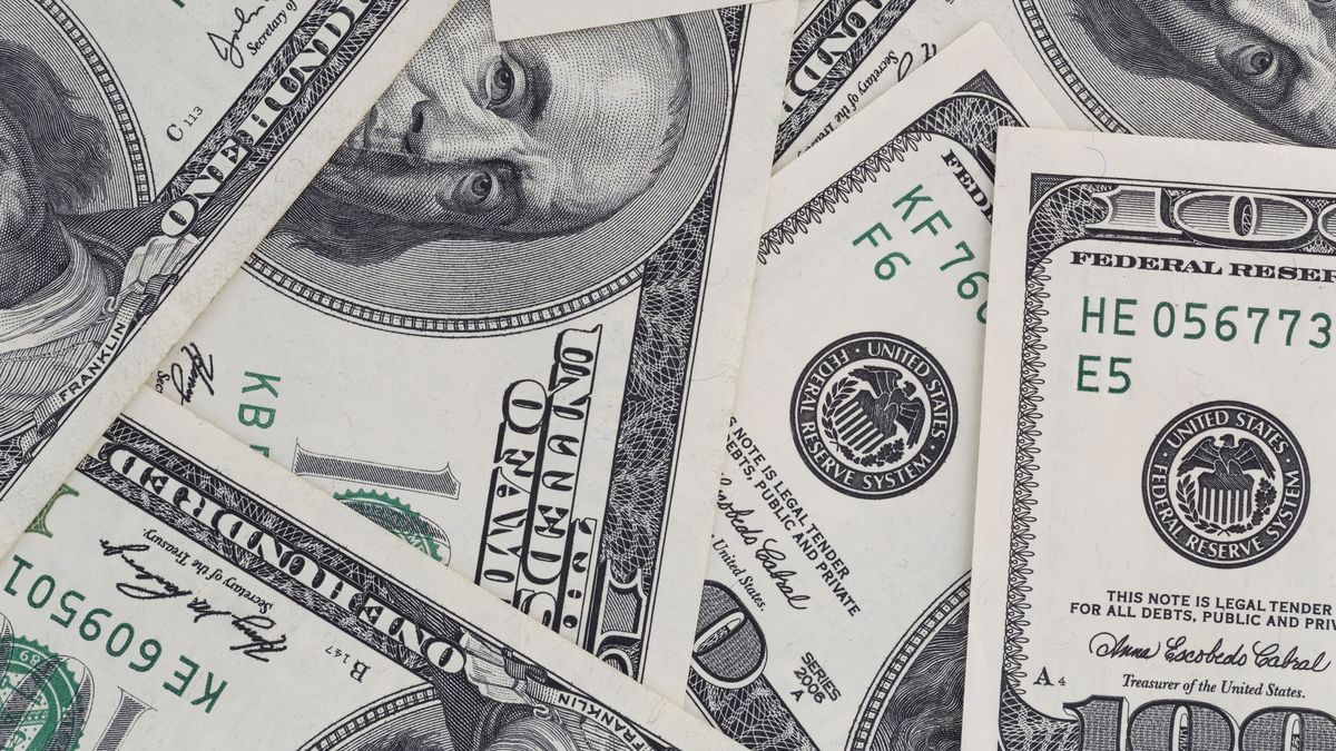 Global dollar trading steady after Fed signals rate cut