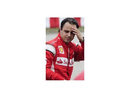 Consejo. Felipe Massa no quiere ver mendigando a Rubens Barrichello para seguir en la Fórmula Uno.