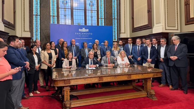 Luego del intercambio con el ministro Mahía en el Parlamento, la coalición republicana advirtió que el conflicto “no quedó saldado” y seguirá abierto.