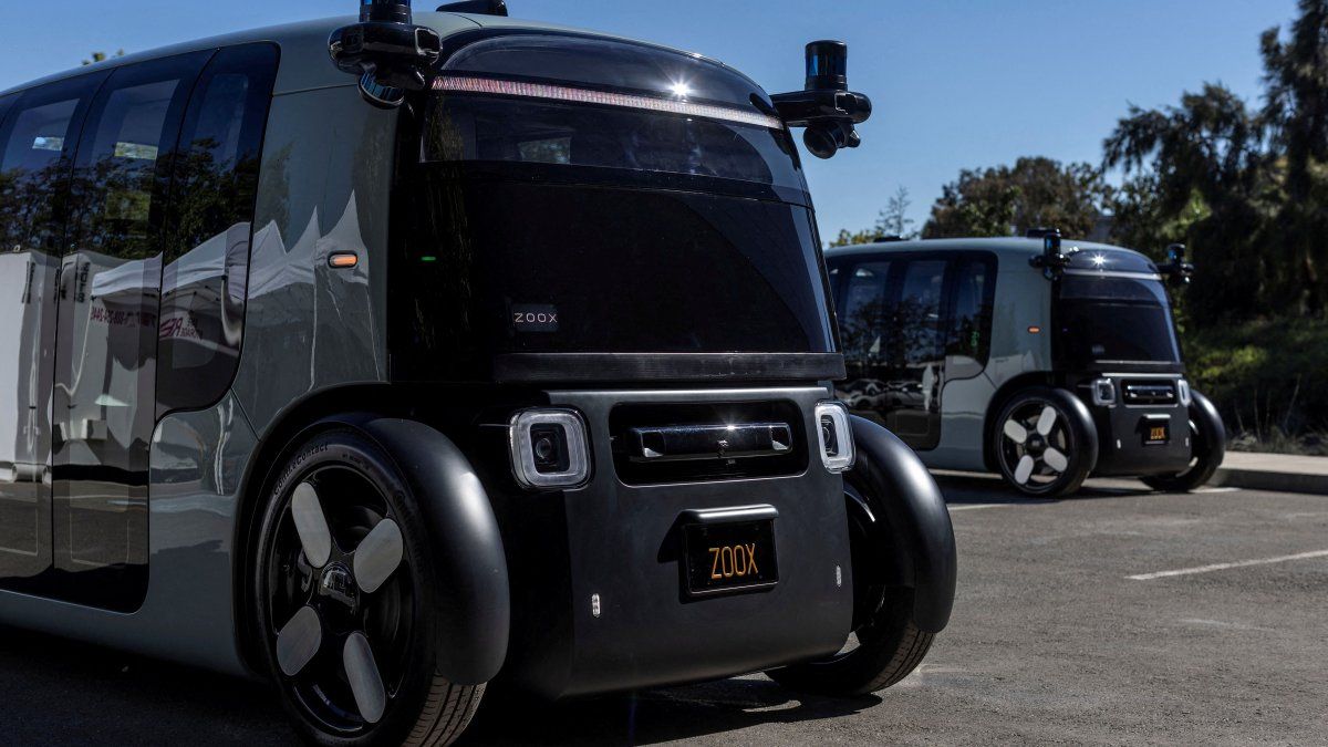 Amazon-owned Zoox autonomous vehicles investigated after two accidents with injuries