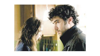 Asghar Farhadi ratifica que es un gran observador de la naturaleza humana y de las complejidades de cualquier relación; en el caso, demuestra que no sólo hace buenos films en terreno propio, sino también en tierra ajena.