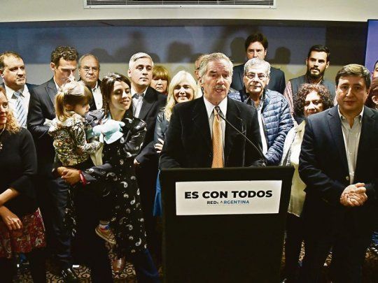 Compañeros. Felipe Solá presentó ayer su sello electoral Red x Argentina.