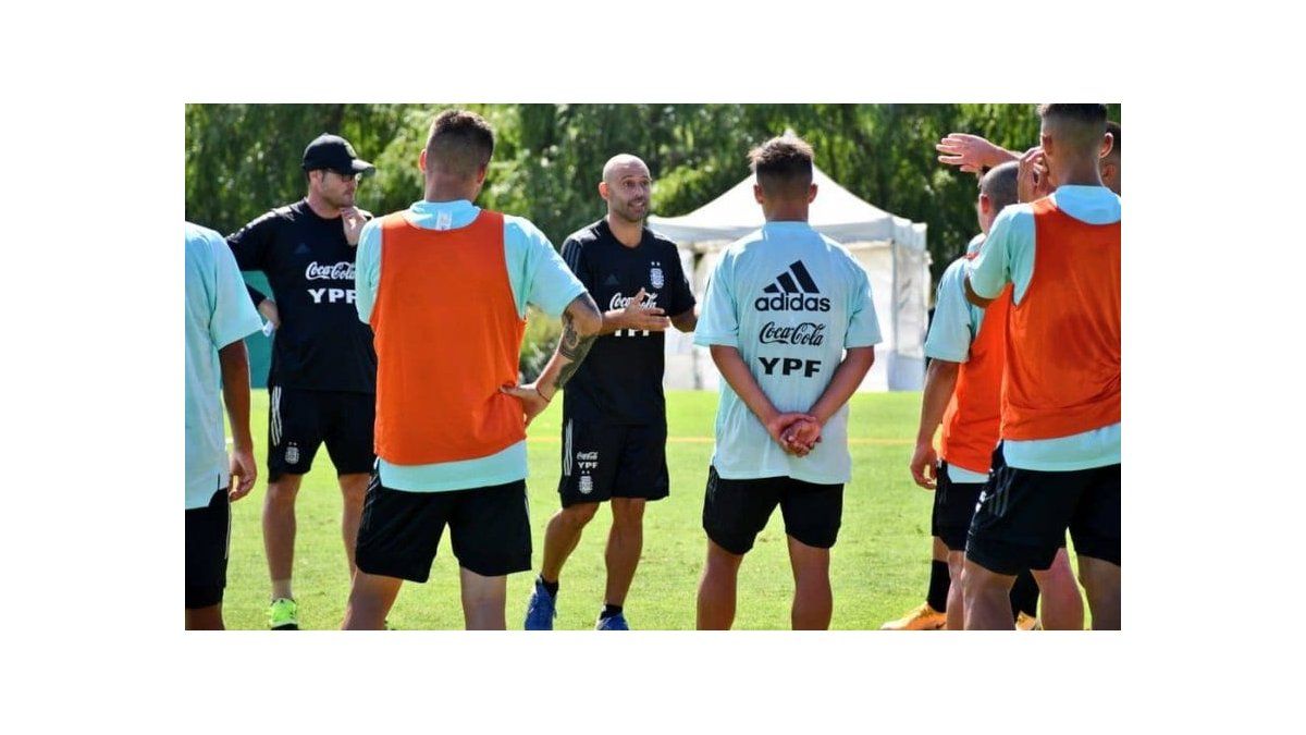 Mascherano spoke for the first time as coach of the U-20