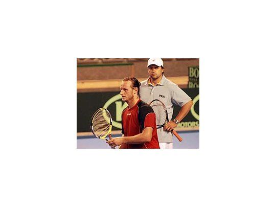 David Nalbandian junto a Alberto Mancini en la cancha de Mar del Plata