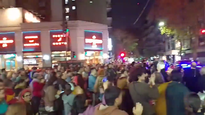 Cacerolazos en Corrientes y Medrano, en la ciudad de Buenos Aires.