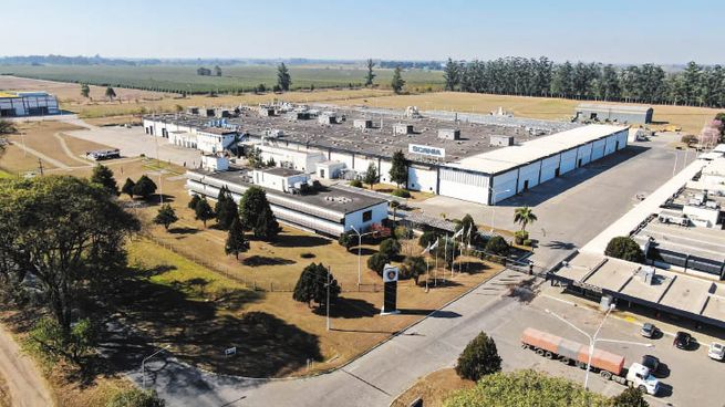 plantel. En la planta de Tucumán trabajan unos 600 empleados del total de 1.200 que tiene Scania en el país.