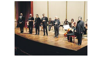 Ideado y llevado adelante por los reconocidos intérpretes y docentes Néstor Garrote, Marcelo Mercado y Luis Giavón, el Oboefest reunió en Rosario cerca de 80 oboístas de cuatro generaciones.