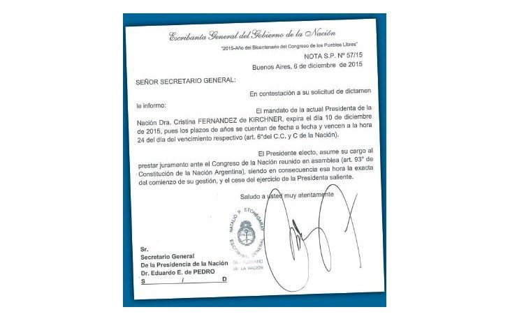 En medio de la polémica por la entrega del bastón de mando, la Escribanía General de Gobierno emitió una interpretación: sin jura de por medio, el mandato presidencial dura hasta las 24 horas del 10-D.