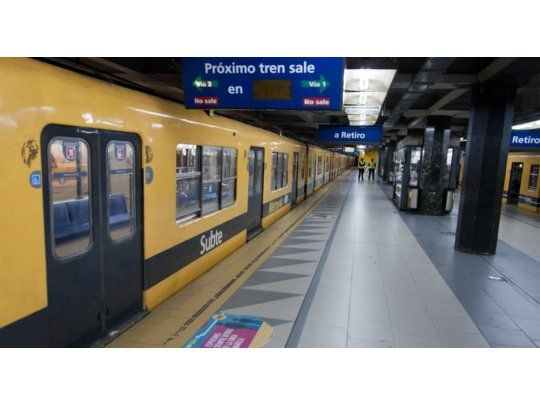 Buscan extender el horario del subte a través de una consulta popular