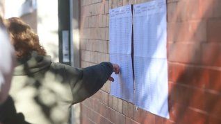 Los jueces advirtieron que una nueva tirada implicaría “reabrir etapas concluidas” del proceso, lo que podría afectar la transparencia y la trazabilidad del material electoral. Los jueces advirtieron que una nueva tirada implicaría “reabrir etapas concluidas” del proceso, lo que podría afectar la transparencia y la trazabilidad del material electoral.