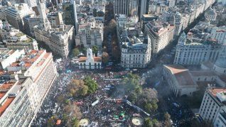 La vista de la Plaza de Mayo durante la marcha por Cristina Kirchner. 