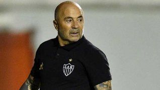 Desde su retorno, Sampaoli estuvo al frente en 31 partidos, con un balance de nueve victorias, 14 empates y ocho derrotas, lo que equivale al 44% de los puntos en juego. Como dato destacado, alcanzó la final de la Copa Sudamericana 2025, aunque el equipo terminó como subcampeón tras caer por penales frente a Lanús. Desde su retorno, Sampaoli estuvo al frente en 31 partidos, con un balance de nueve victorias, 14 empates y ocho derrotas, lo que equivale al 44% de los puntos en juego. Como dato destacado, alcanzó la final de la Copa Sudamericana 2025, aunque el equipo terminó como subcampeón tras caer por penales frente a Lanús.